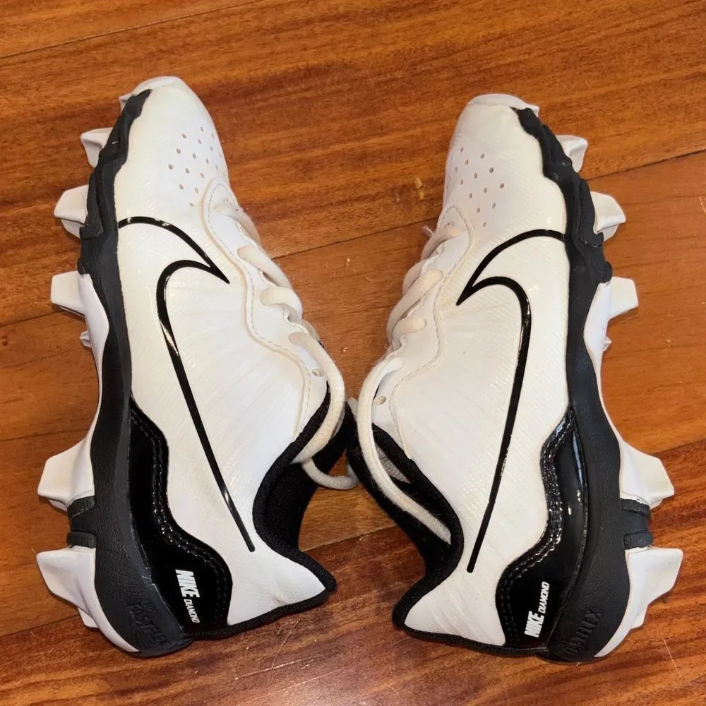 Nike Kids White and Black Football Baseball Cleats Sneakers size 13K